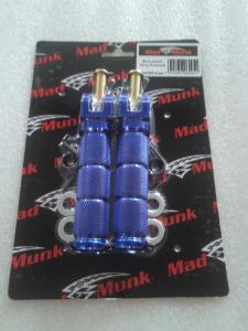 MAD MUNK SMALL DIAMETER FOOTPEGS IN BLUE  FOR DX AND MUNK
